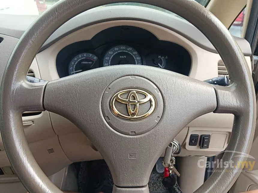 2005 Toyota Innova E MPV