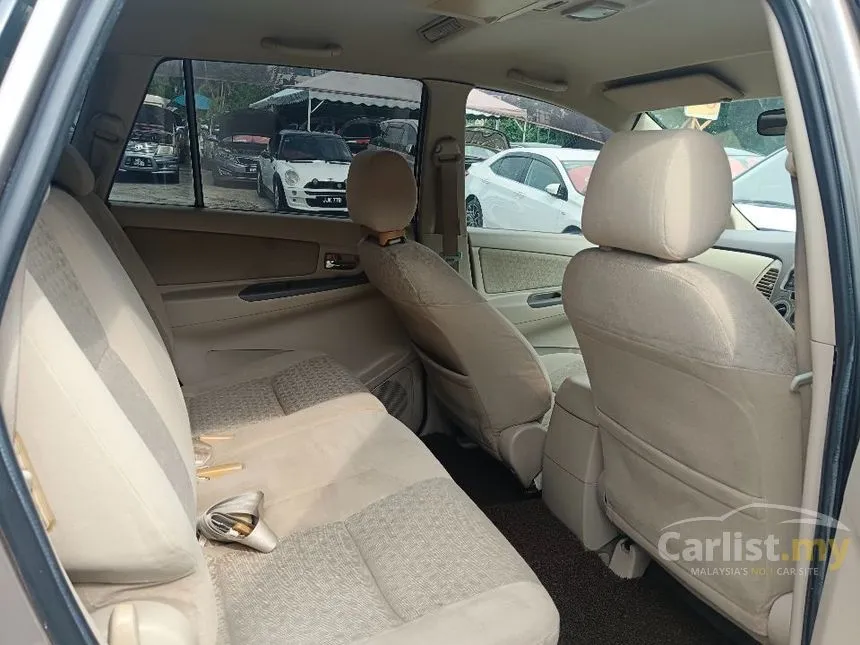 2005 Toyota Innova E MPV