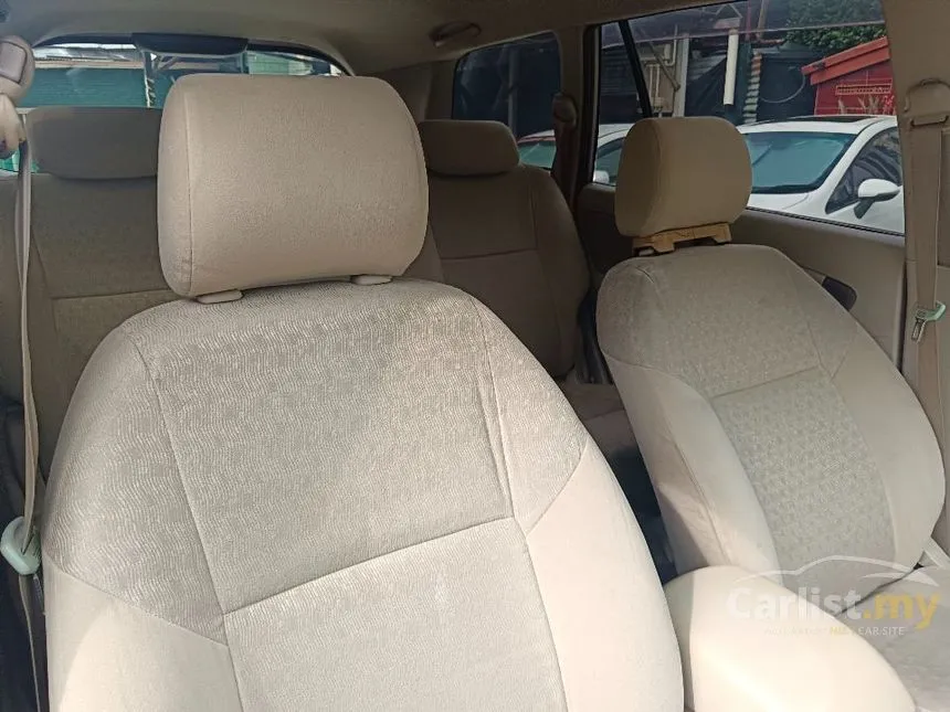 2005 Toyota Innova E MPV