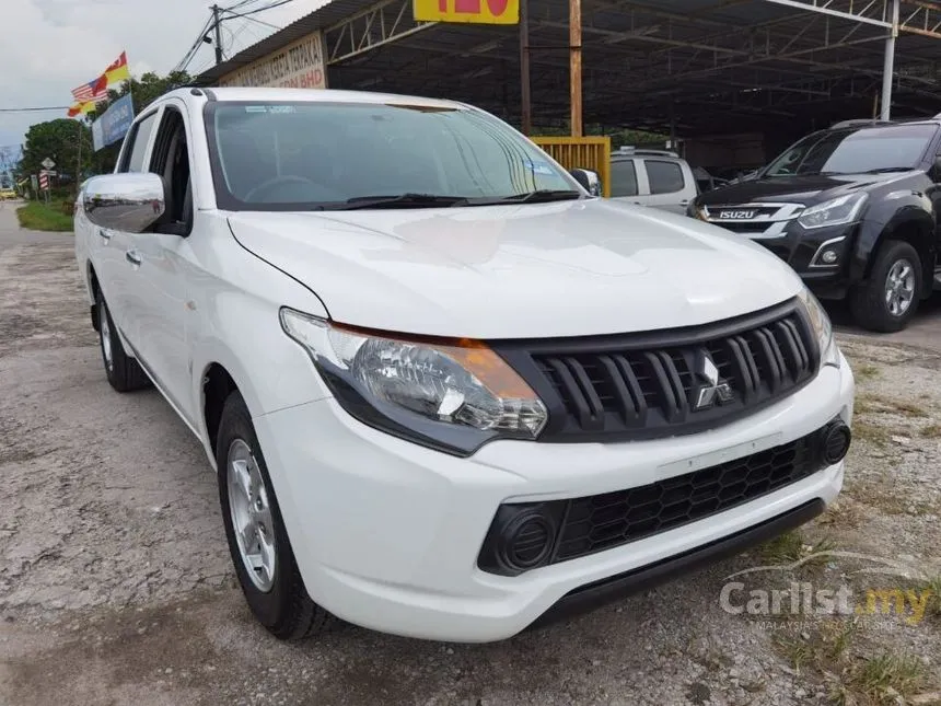 2015 Mitsubishi Triton Quest Dual Cab Pickup Truck