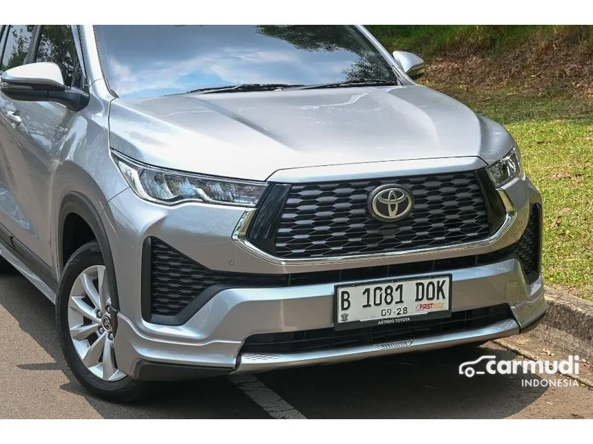 2023 Toyota Kijang Innova Zenix V HV Wagon