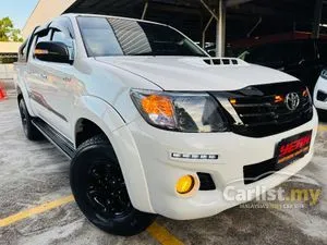 2015 Toyota Hilux 2.5 G VNT Dual Cab (Metallic) Pickup