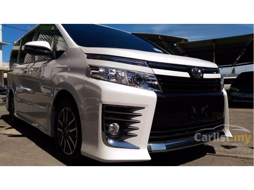 Toyota voxy 2014