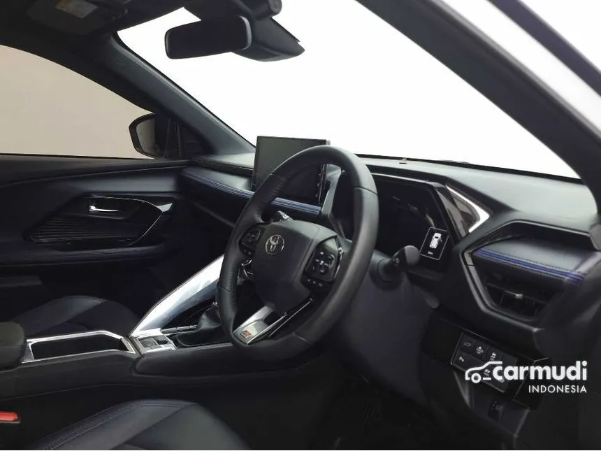 2023 Toyota Yaris Cross S HV with GR Parts Aero Pkg SUV