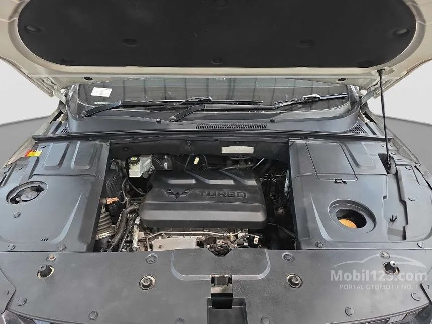 2021 Wuling Almaz RS Exclusive 7 Seater SUV