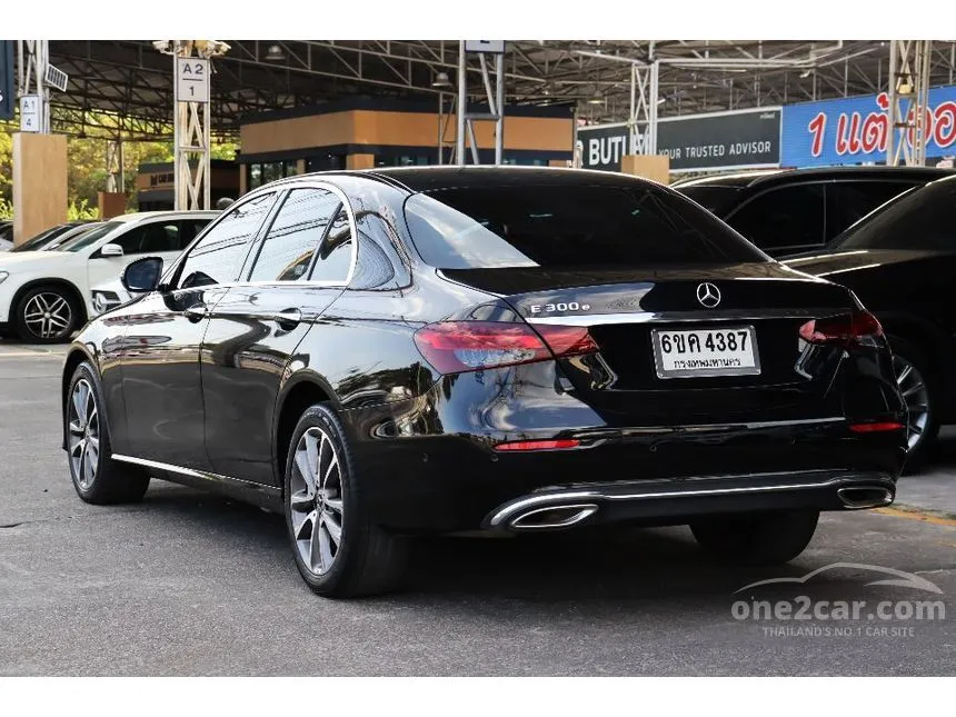 2022 Mercedes-Benz E300 e Avantgarde Sedan