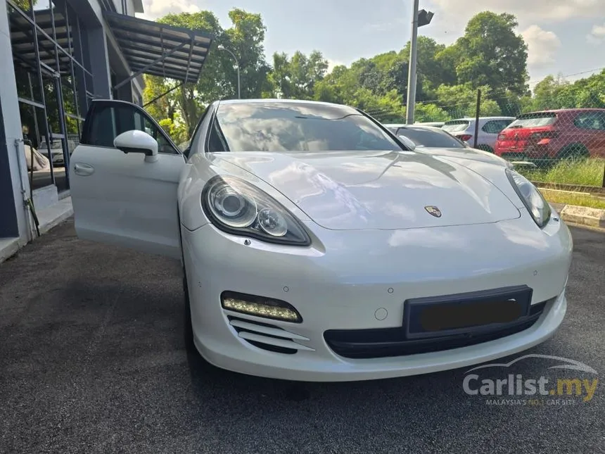 2010 Porsche Panamera 4S Hatchback