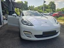 2010 Porsche Panamera 4.8 4S Hatchback