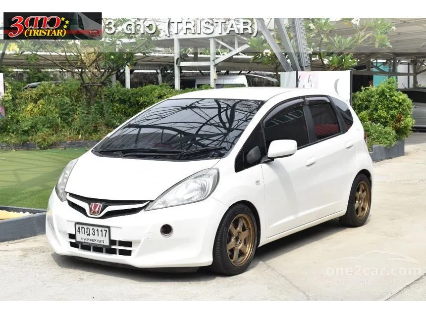 2014 Honda JAZZ V Hatchback