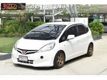 2014 Honda JAZZ 1.5 (ปี 08-14) V Hatchback