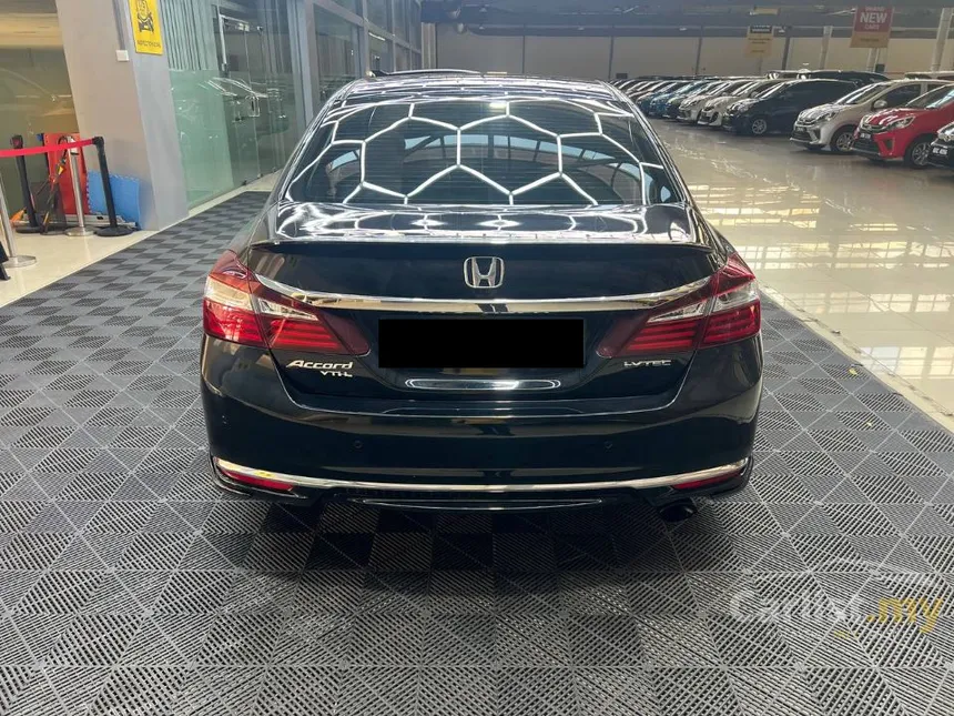 2016 Honda Accord VTi-L Sedan