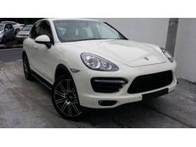 2012 Porsche Cayenne 4.8 Turbo SUV MEMORY SEAT BURMESTER SOUND AIRMATIC PCM PSAM POWER BOOT FACELIFT HEADLAMP REVERSE CAMERA AKRAPOVIC EXCHAUST UNREG