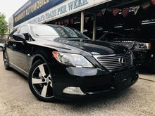 LEXUS LS460 1YR WTY 2012,CRYSTAL BLACK IN COLOUR,PUSH START,REVERSE CAMERA,SUN ROOF,SMOOTH ENGINE GEAR BOX,SELDOM USE,ONE DATO OWNER