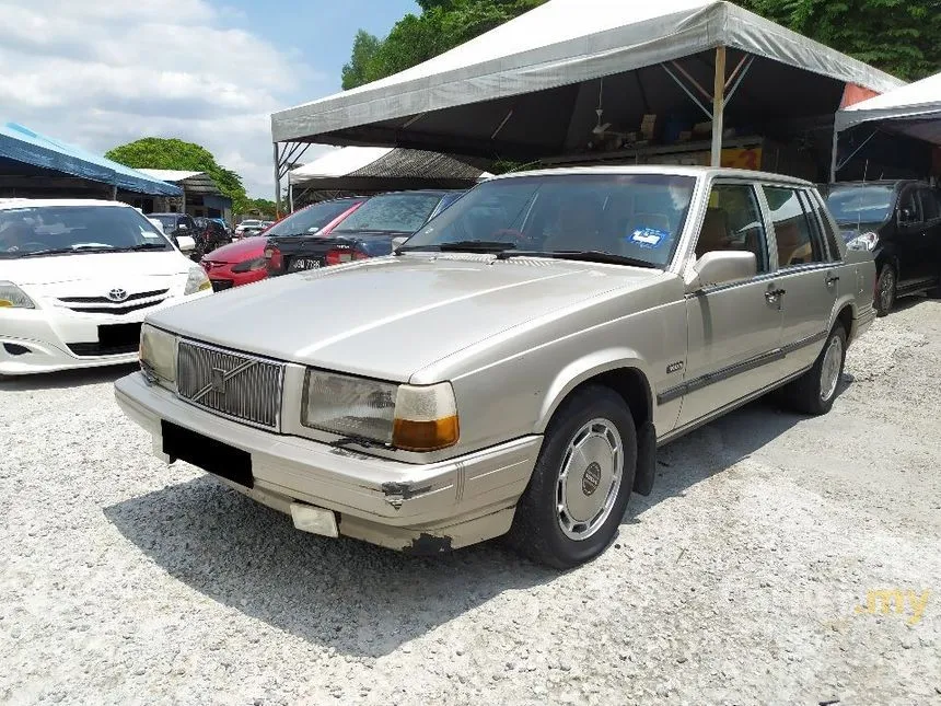 1990 Volvo 740 GLE Sedan