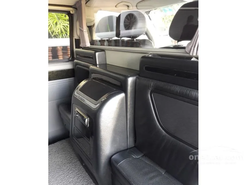 2010 Volkswagen CARAVELLE TDi Van