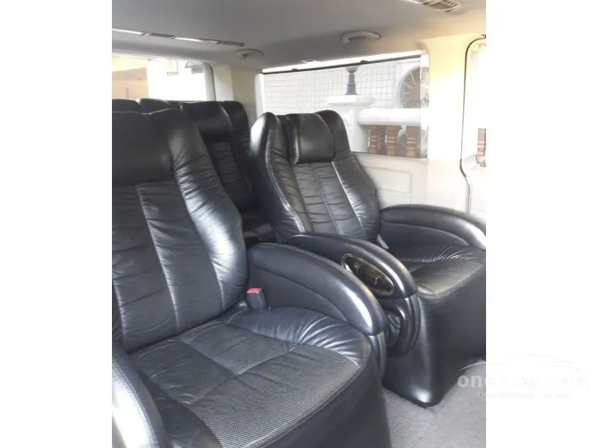 2010 Volkswagen CARAVELLE TDi Van
