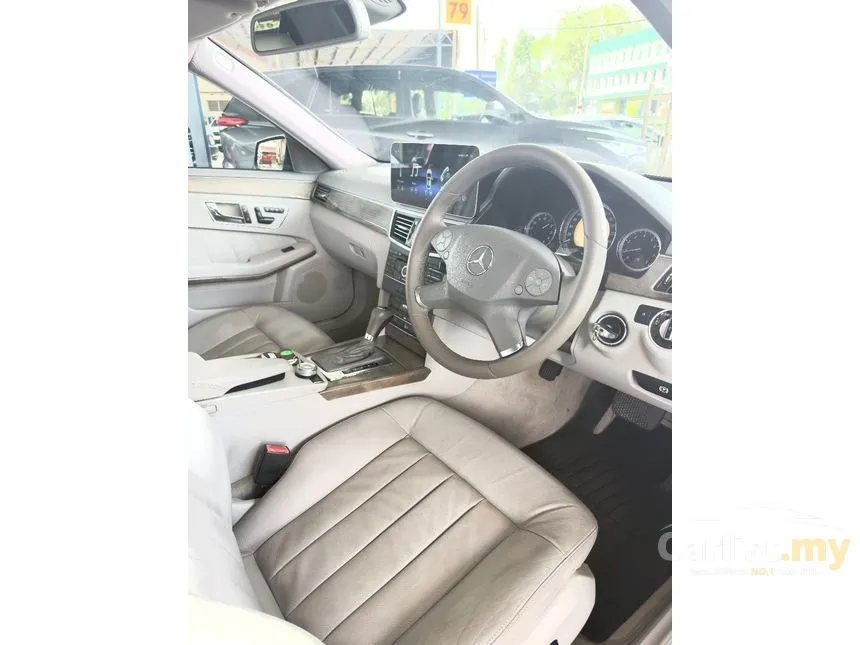 2010 Mercedes-Benz E200 CGI Sedan