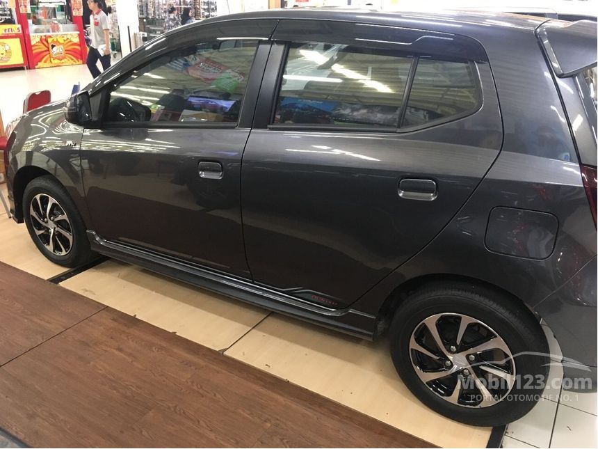 Jual Mobil Daihatsu Ayla 2017 R Deluxe 1.2 di Jawa Timur 