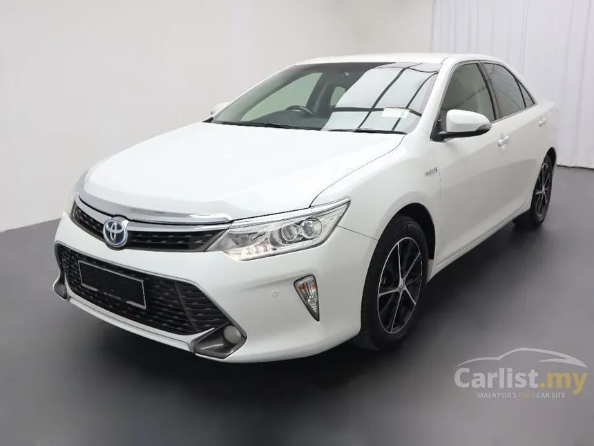 2015 Toyota Camry Hybrid Sedan