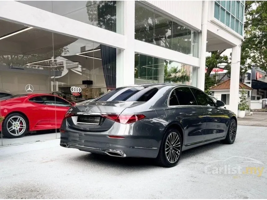 2022 Mercedes-Benz S580e Sedan