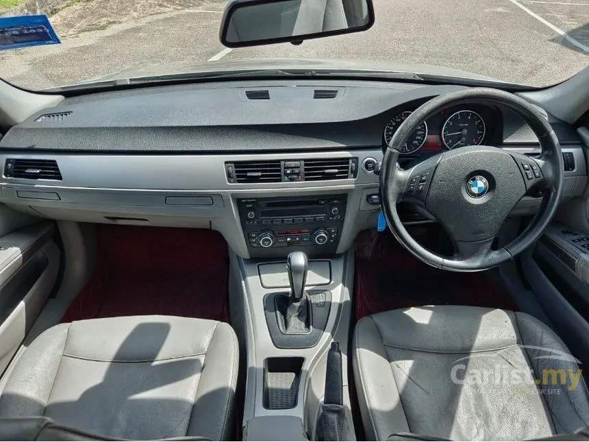 2000 BMW 320i Sedan