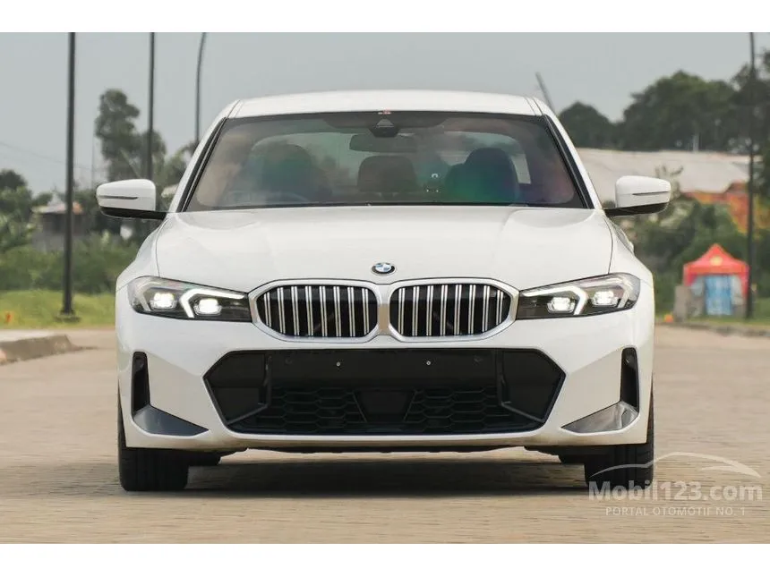 2023 BMW 320i M Sport Sedan