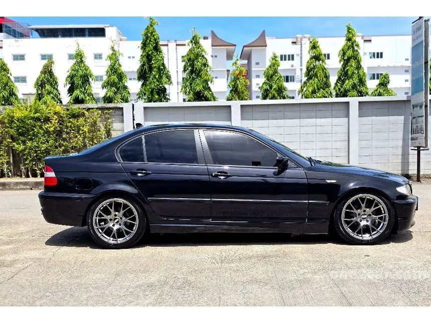 2003 BMW 318i Sedan