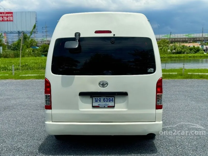 2011 Toyota HIACE VVTi Van