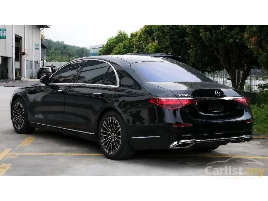2022 Mercedes-Benz S580e Sedan