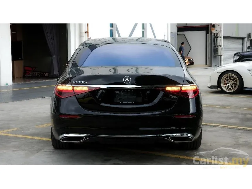 2022 Mercedes-Benz S580e Sedan