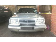 1995 Mercedes-Benz 220E 2.2 Masterpiece Sedan