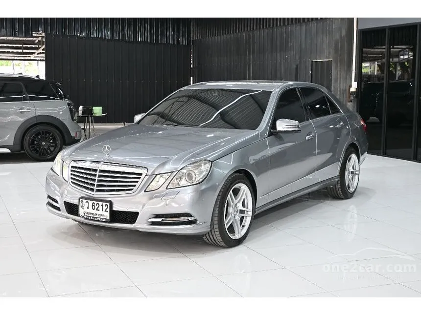 2011 Mercedes-Benz E200 CGI BlueEFFICIENCY Sedan