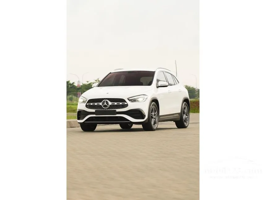 2023 Mercedes-Benz GLA200 AMG Line SUV