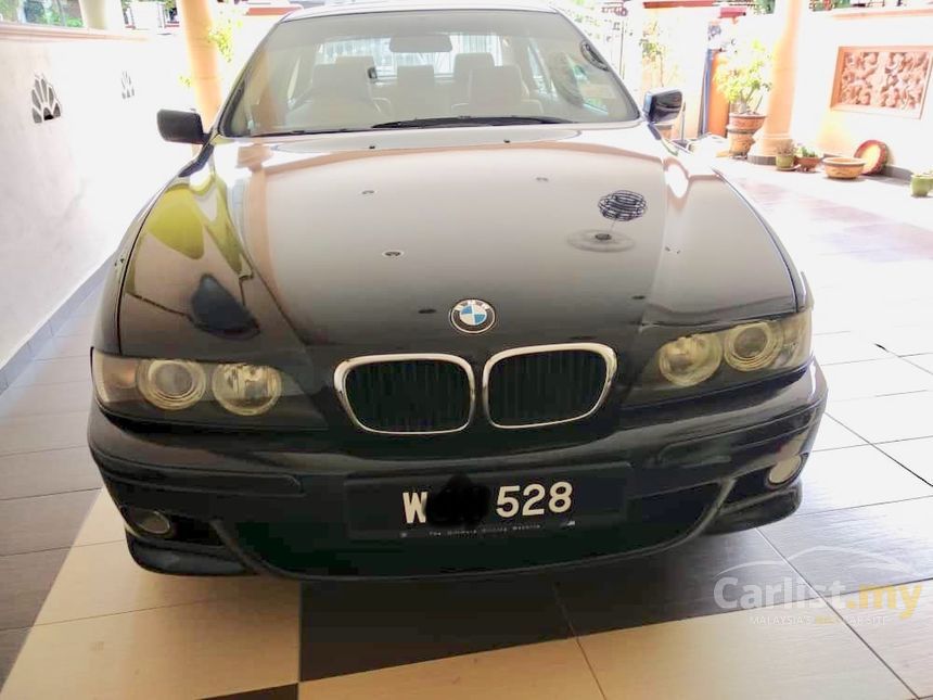2000 BMW 528i Sedan