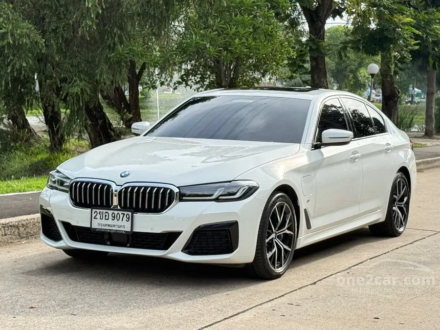 2022 BMW 530e M Sport Sedan