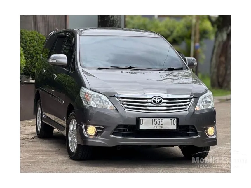 Jual Mobil Toyota Kijang Innova 2013 V 2.0 di Jawa Barat Automatic MPV Abu