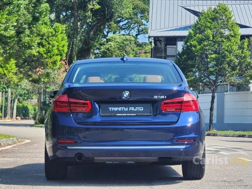 2018 BMW 318i Luxury Sedan