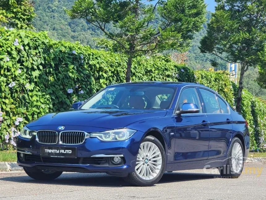 2018 BMW 318i Luxury Sedan