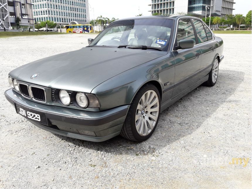 1991 BMW 520i Sedan