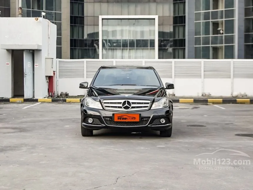 2012 Mercedes-Benz C200 Avantgarde CGI Sedan