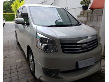 2013 Toyota NAV1 Luxury V Putih KM60rb+. Captain seat, leather jok, mulus, jarang pakai