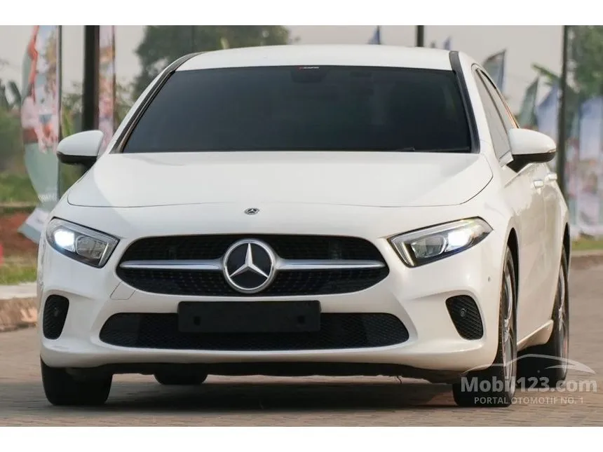 2021 Mercedes-Benz A200 progressive line Sedan