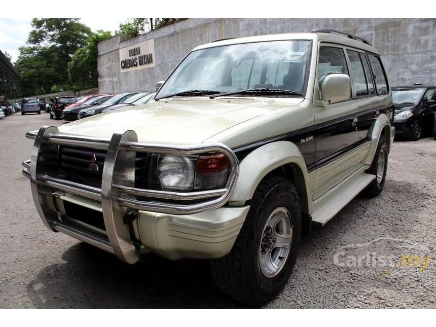 Mitsubishi pajero 2000 год