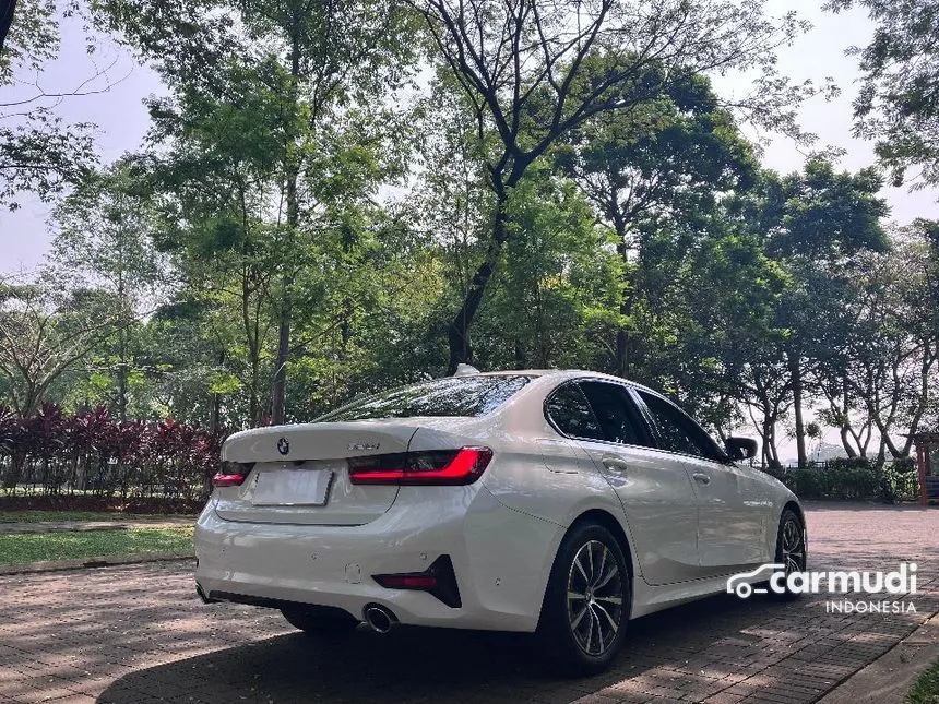 2021 BMW 320i Dynamic Sedan