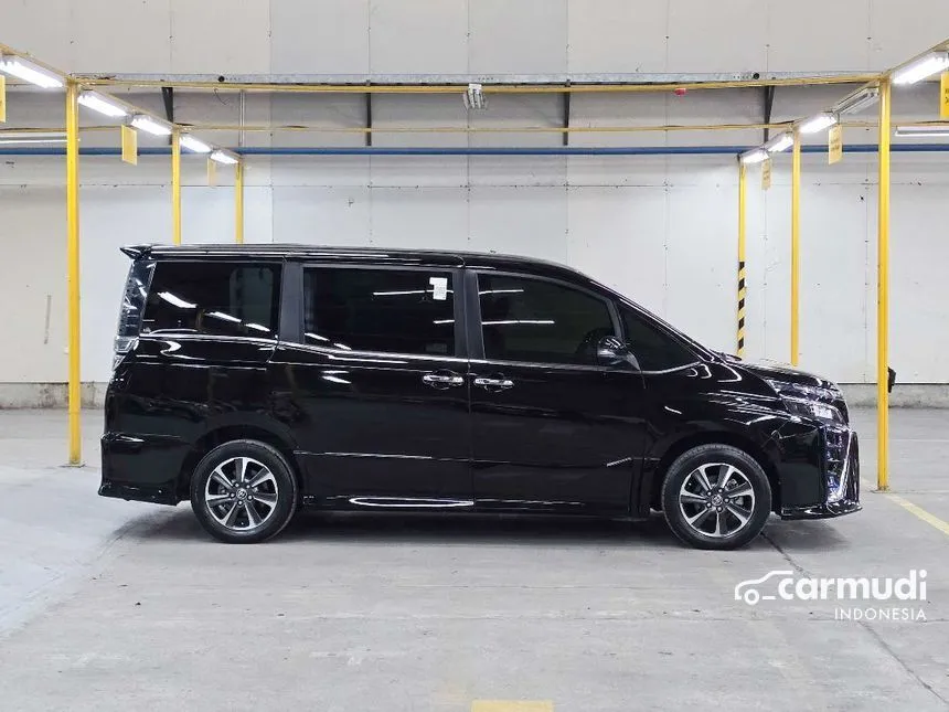 2020 Toyota Voxy MPV