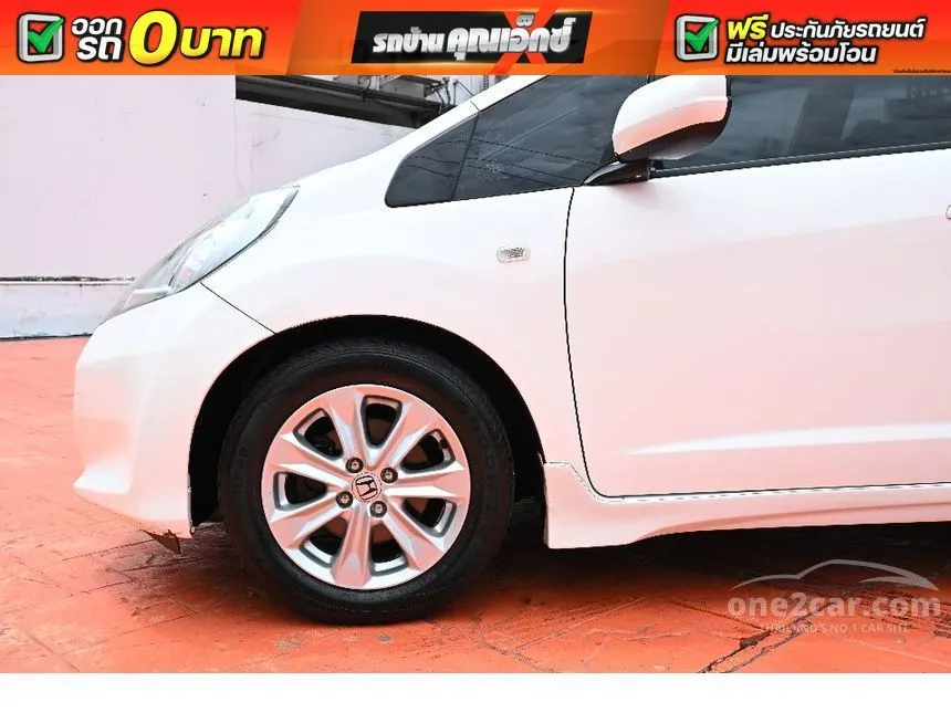 2013 Honda JAZZ V Hatchback