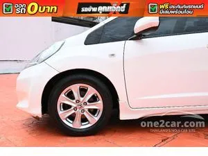 2013 Honda JAZZ 1.5 V Hatchback