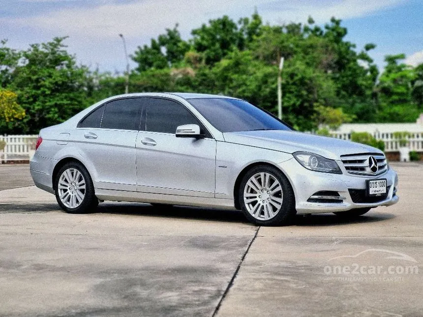 2013 Mercedes-Benz C200 CGI BlueEFFICIENCY Sedan