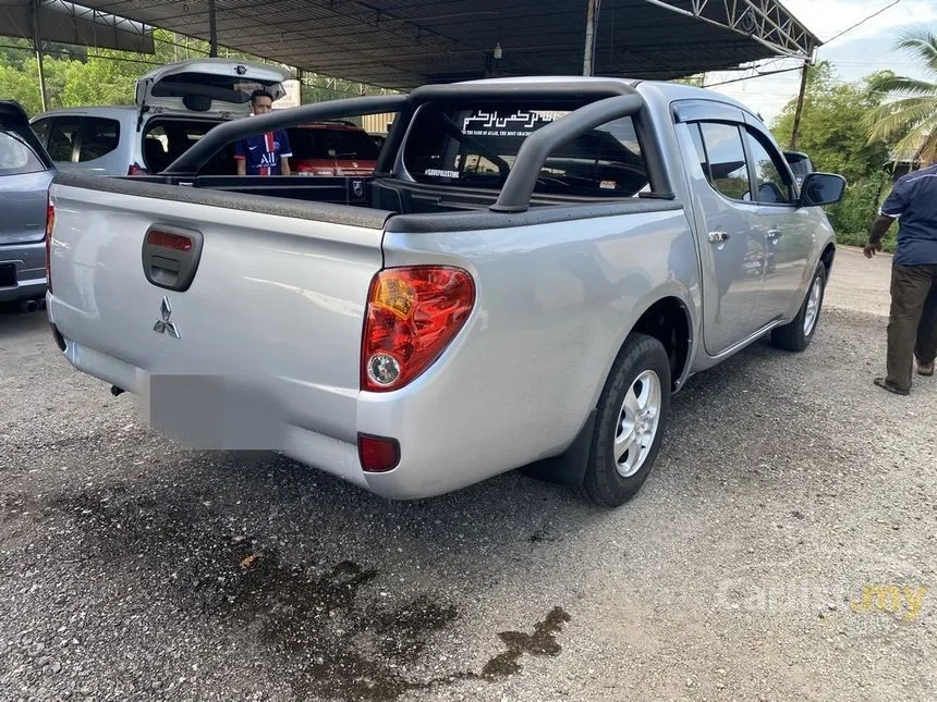 2010 Mitsubishi Triton Lite Dual Cab Pickup Truck