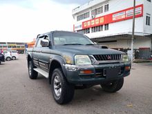 2002 Mitsubishi Storm 2.5 L200 GLS Pickup Truck